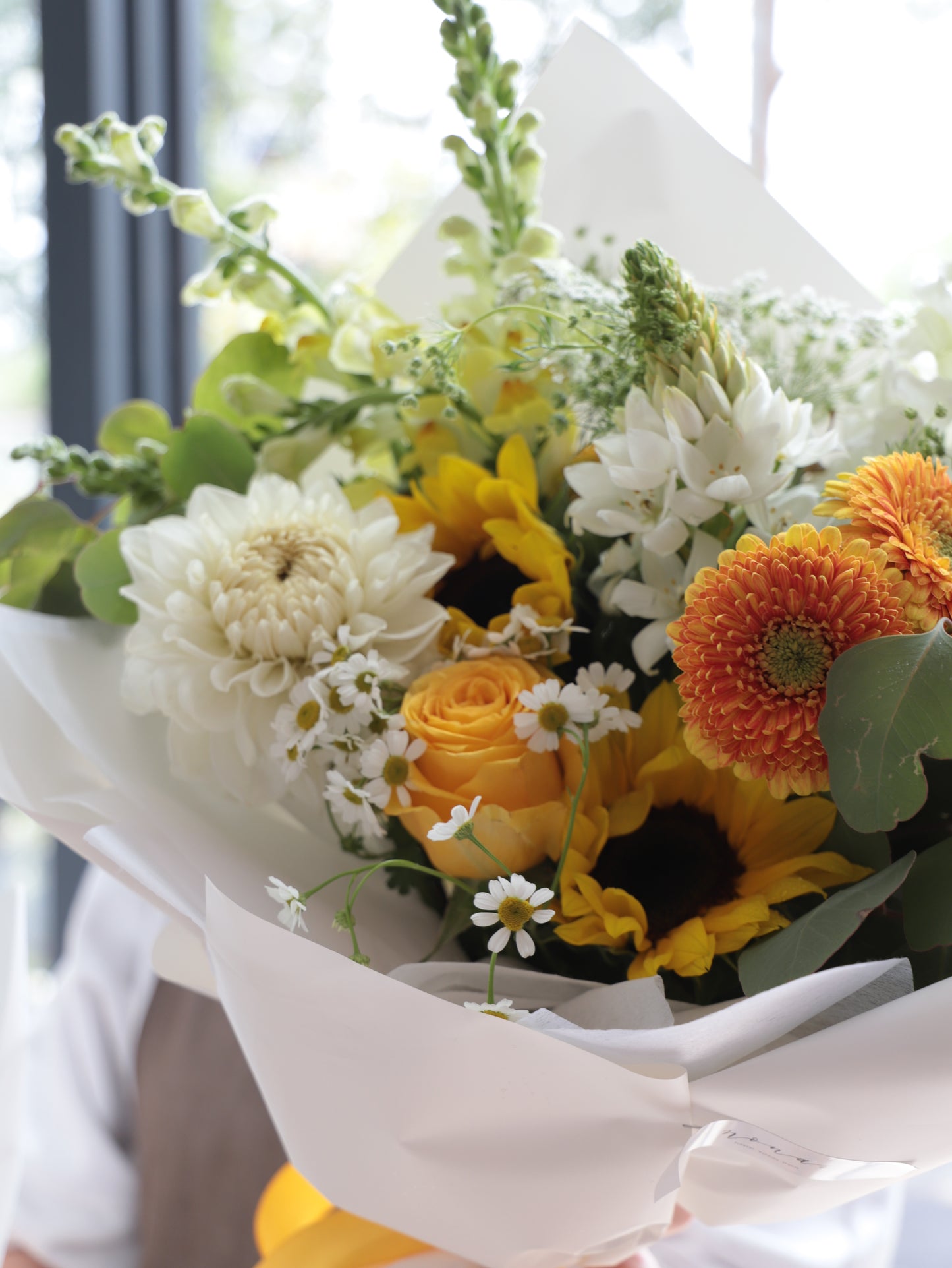 Petals from CHÂTEA MONA