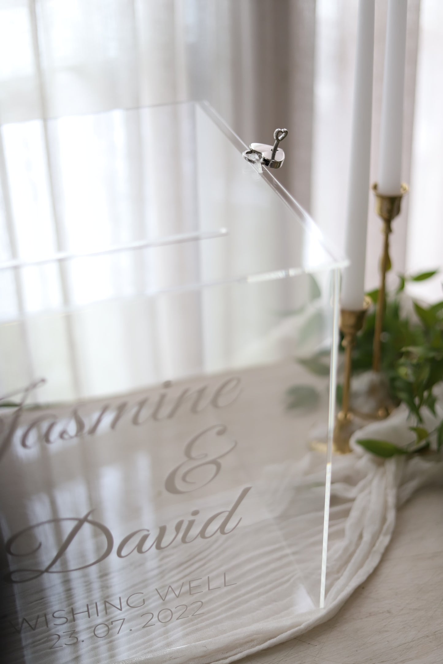 Wishing well Clear box